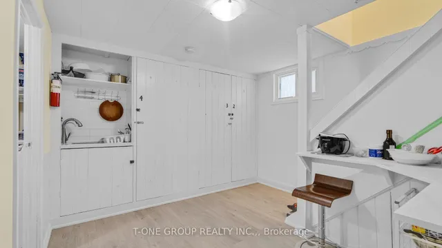 Additional image 29 of 160 Whitney Ave