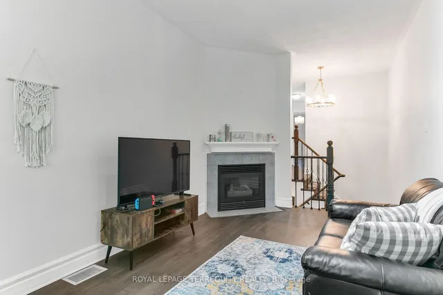 Additional image 17 of 372 Queens Dr