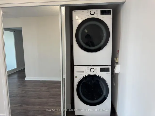 Additional image 7 of 15 Fort York Blvd Unit 3511