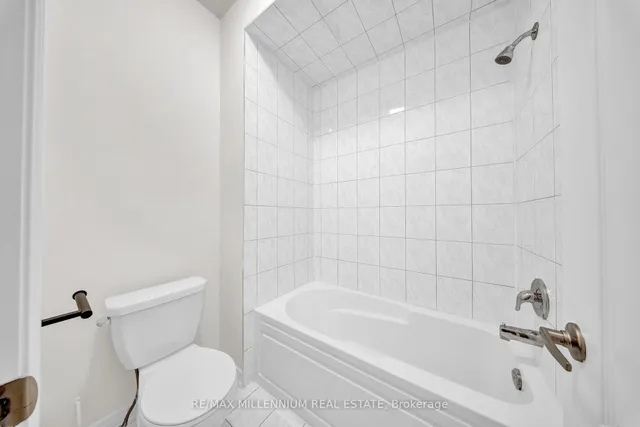 Additional image 37 of 527 Dundas St