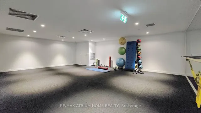 Additional image 45 of 1 Gloucester St Unit 715