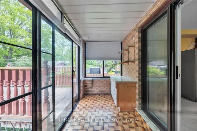 Additional image 18 of 562 harvie Ave