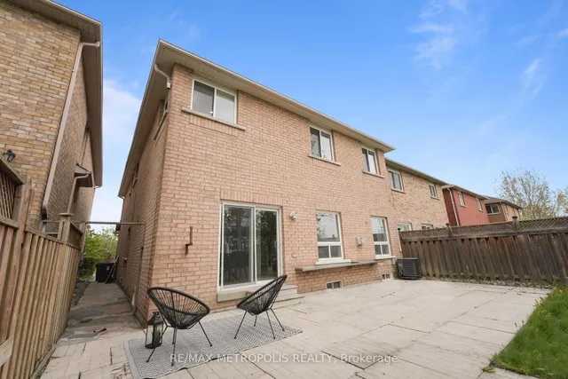 Additional image 38 of 93 Cindy Nicholas Dr