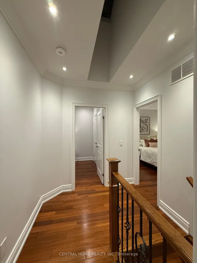 Additional image 29 of 298. Poyntz Ave