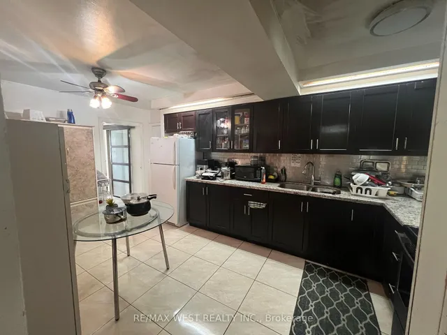 Additional image 15 of 19 Lynmont Rd