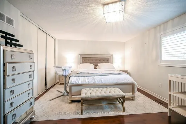 Additional image 30 of 40 Frances Ave