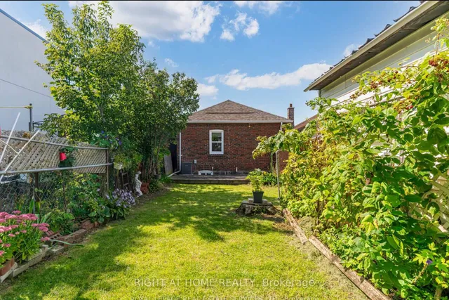 Additional image 47 of 57 Chamberlain Ave