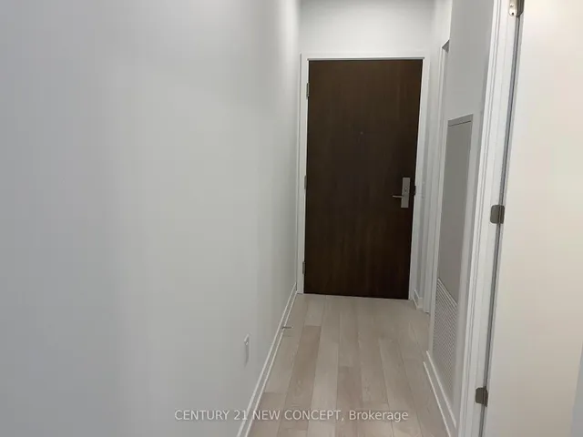 Additional image 7 of 39 roehampton Ave Unit 1204