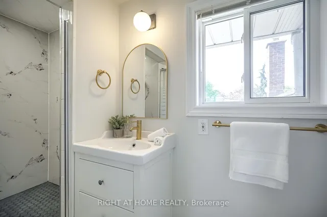 Additional image 18 of 14 Amulet St