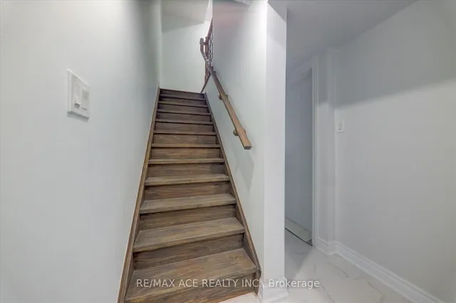 Additional image 11 of 27 Mountain Lion Tr