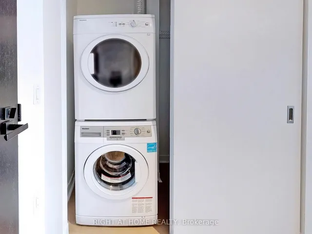 Additional image 21 of 501 Adelaide St Unit 802