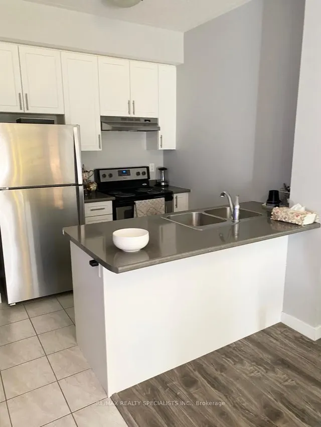 Additional image 8 of 35 Southshore Cres Unit 123