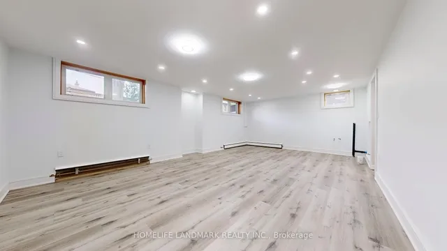 Additional image 34 of 12 Carousel Crt