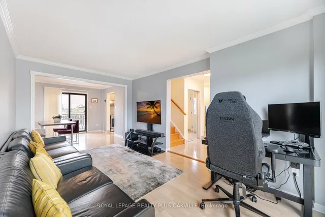 Additional image 11 of 421 Laurentian Ave