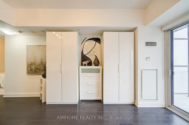 Additional image 26 of 1080 Bay St Unit 4704