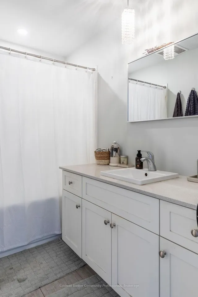 Additional image 16 of 181 James St Unit 713