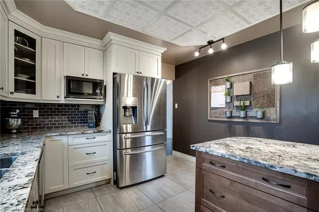 Additional image 13 of 45 Brett Crt