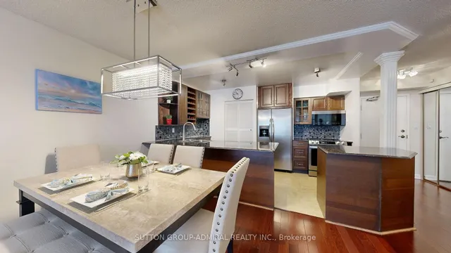 Additional image 8 of 633 Bay St Unit 201