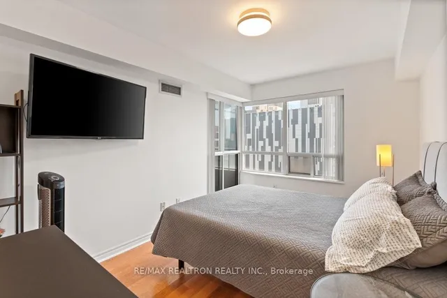 Additional image 13 of 250 Wellington St Unit 1232