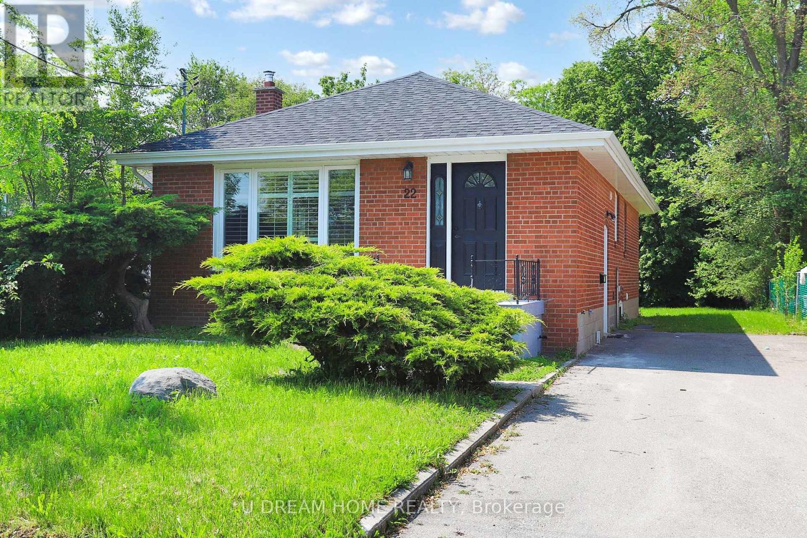 22 WAYNE AVENUE|Toronto (Wexford-Maryvale), Ontario M1R1Y3