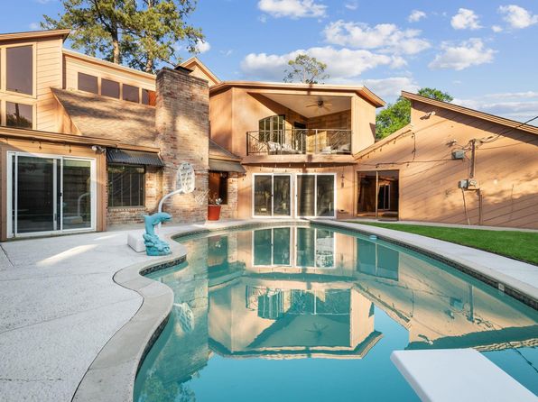 15703 Winding Moss Dr, Houston, TX 77068