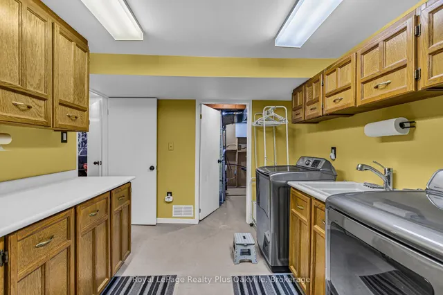 Additional image 24 of 64 Lamont Pl