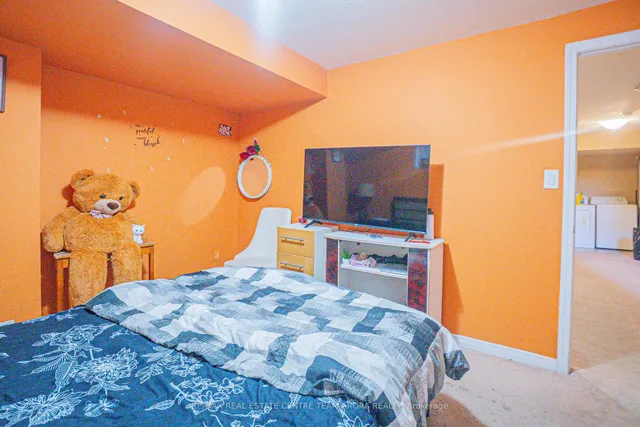 Additional image 24 of 157 Baffin Cres