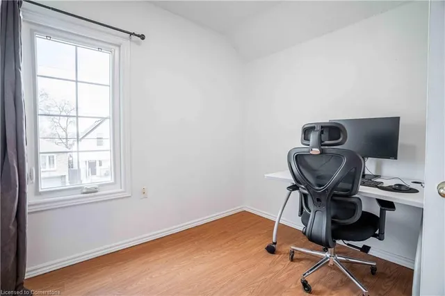 Additional image 17 of 50 Robins Ave