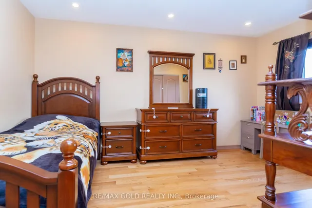 Additional image 19 of 17 Darras Crt Unit 114