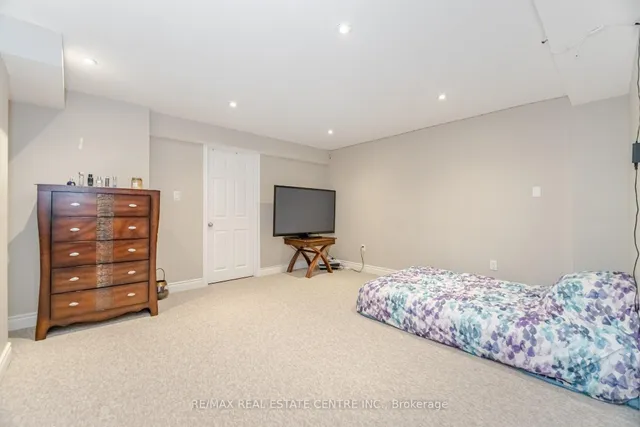 Additional image 42 of 343 Montreal Circ