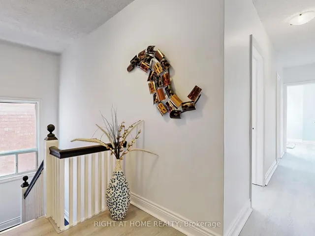 Additional image 16 of 1072 Dufferin St