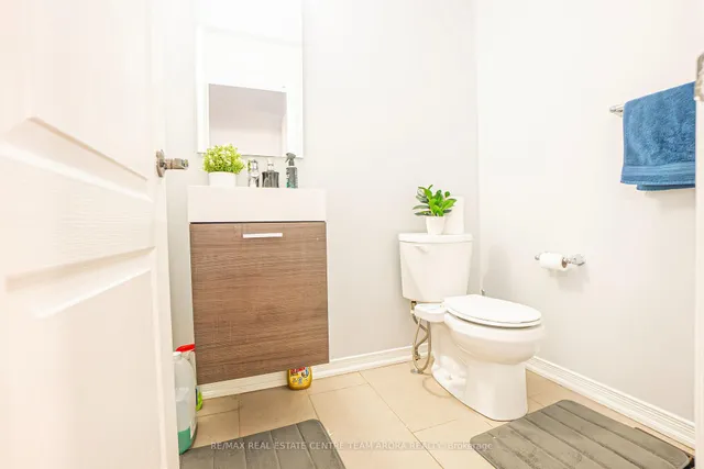 Additional image 11 of 157 Baffin Cres