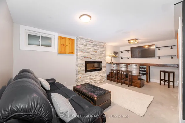 Additional image 32 of 582 Renforth Dr Unit 34