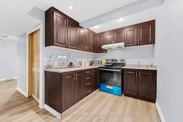 Additional image 43 of 5 Chevrolet Dr