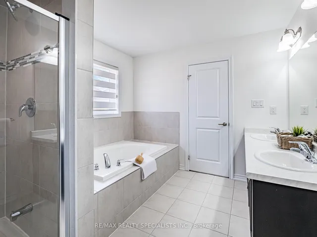 Additional image 23 of 479 Brisdale Dr