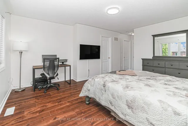 Additional image 21 of 32 Matthew Harrison St