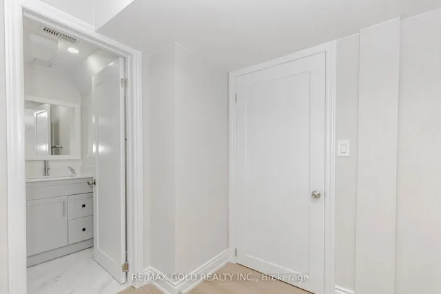 Additional image 29 of 16 Polygon Crt