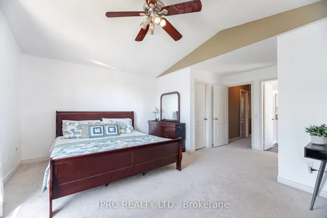 Additional image 25 of 932 Ledbury Cres