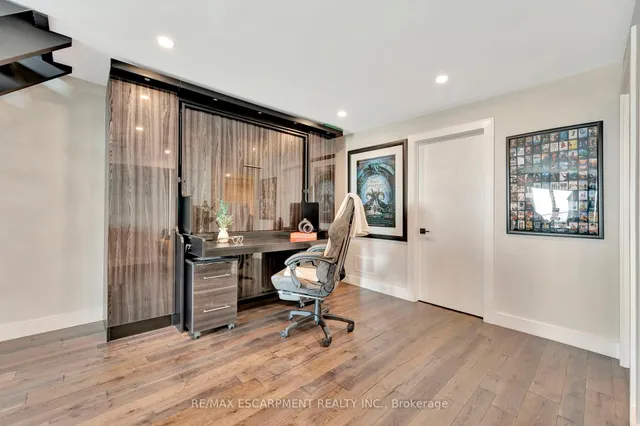 Additional image 37 of 2136 Old Lakeshore Rd Unit 3