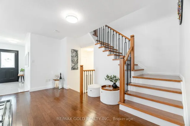 Additional image 11 of 29 Skylar Circ