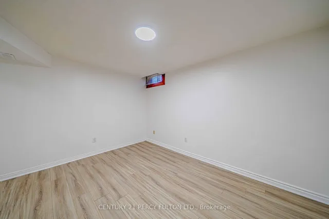 Additional image 32 of 45 Oak Knolls Cres