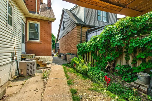 Additional image 37 of 184 Rosslyn Ave