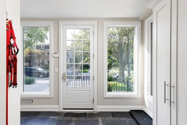 Additional image 3 of 9 Lynwood Ave