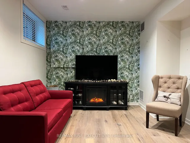 Additional image 17 of 32 Regal Rd