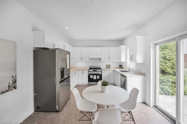 Additional image 16 of 5228 Garland Cres