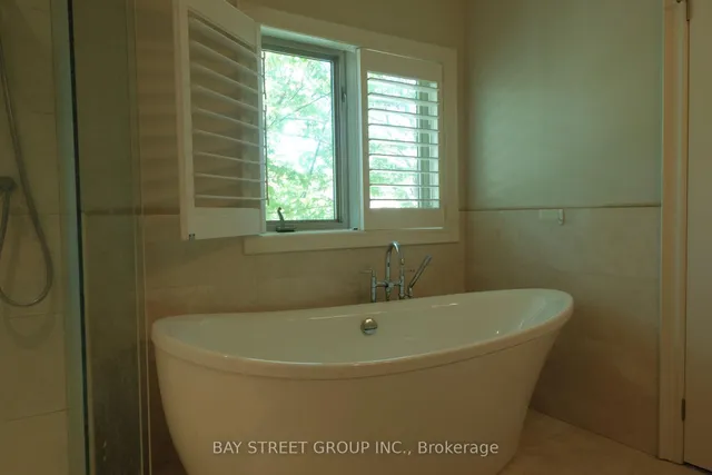 Additional image 22 of 385 Ambleside Dr