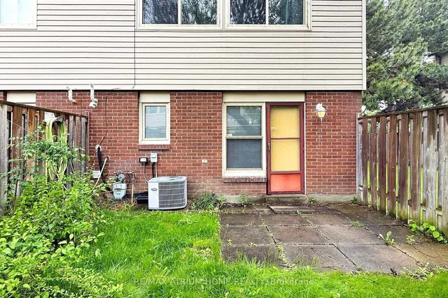 Primary image of 10 Townsend Rd