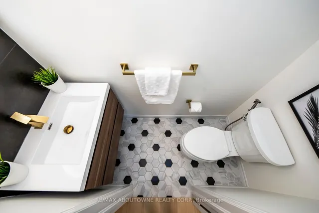 Additional image 24 of 5090 Fairview St Unit 58