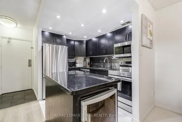 Additional image 9 of 975 Warwick Crt Unit B1