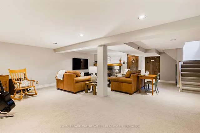 Additional image 27 of 24 Ladore Dr